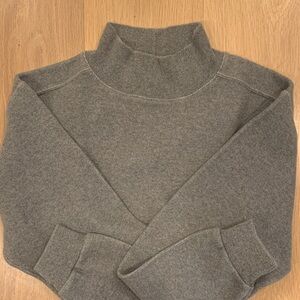 L.L. Bean Vintage Men's Mock Turtleneck Pullover- soft and cozy- size L